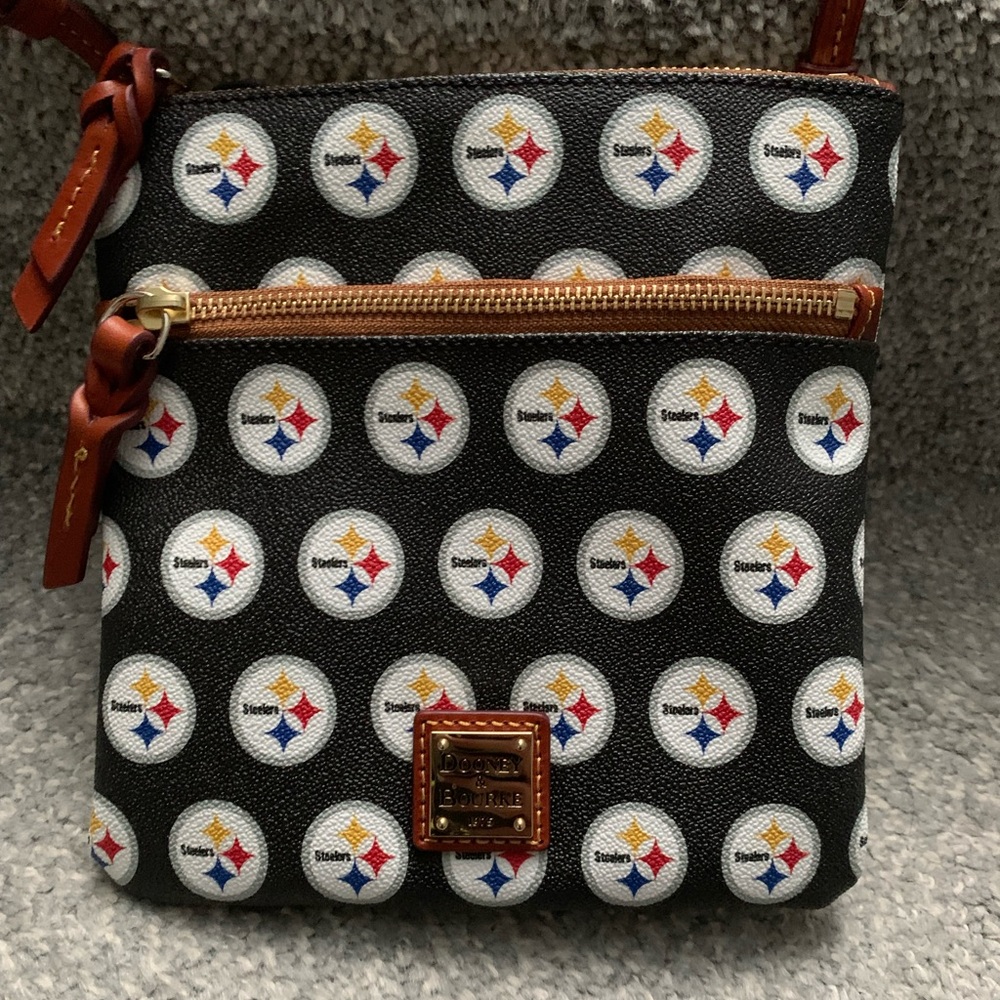 Dooney and Bourke Steelers crossover purse
